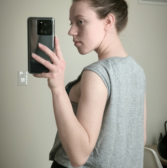 Toi & Moi Metallic Crop Top - Picture 3 of 6